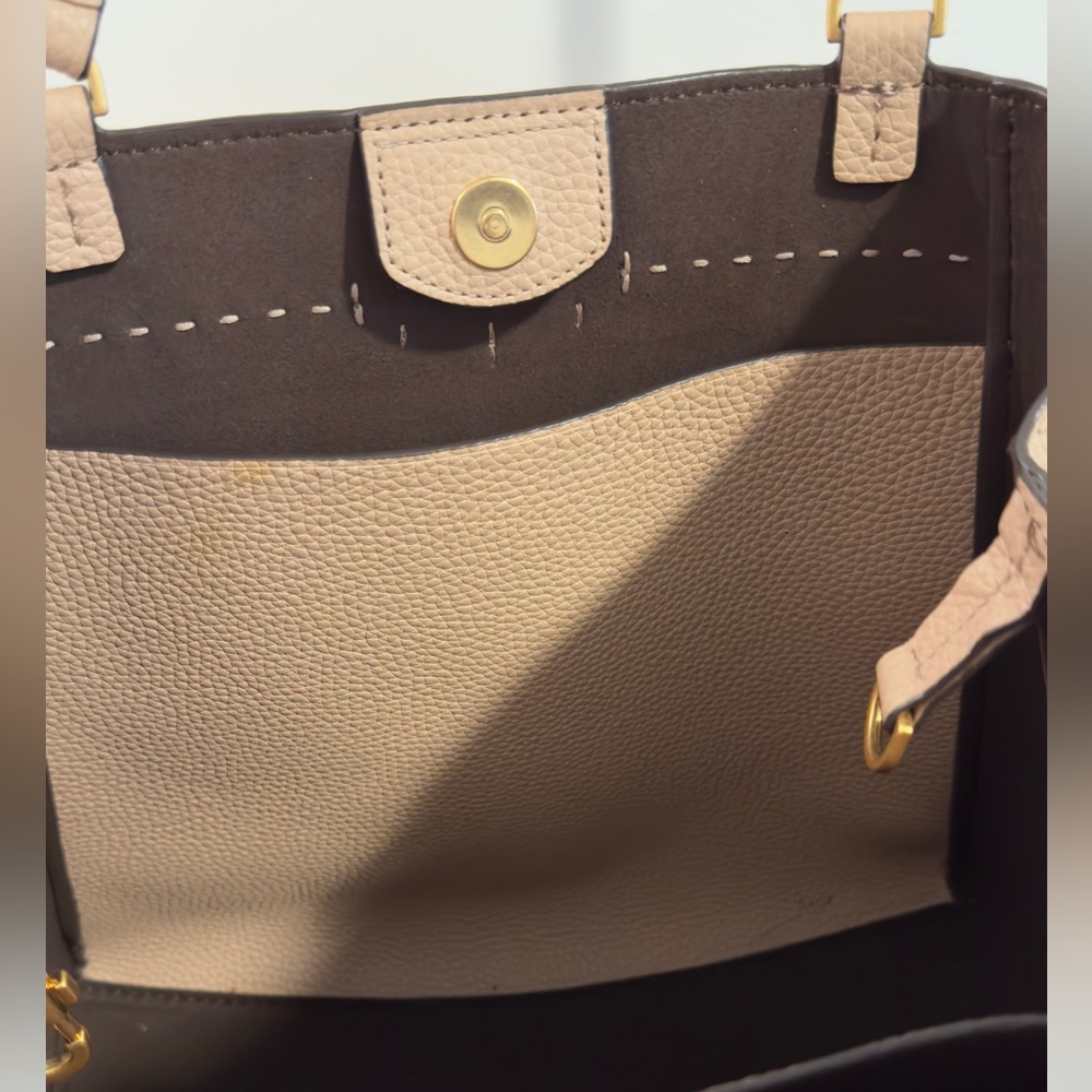 Tory Burch Mcgraw Triangular Pebbled Leather Tote… - image 4